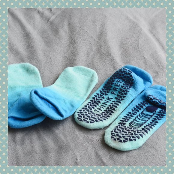 Free People Ombre Barre/Grip Socks (2 pairs) - Picture 1 of 6